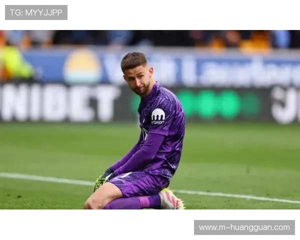 尤文图斯与国际米兰竞逐热刺门将维卡里奥，标价超3000万欧元