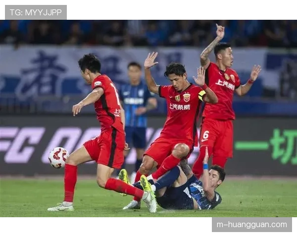 深度战术复盘：武汉三镇如何通过变阵限制上海海港进攻核心