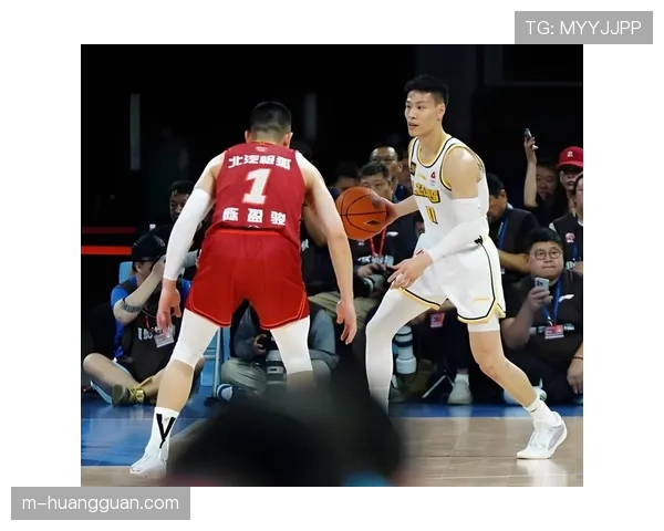 从争议判罚到制胜罚球：回顾北京北控与浙江广厦系列赛第三回合的决胜五分钟