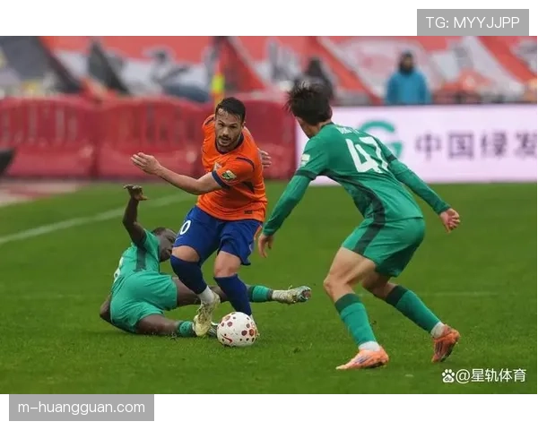 山东泰山1-1战平上海海港，克雷桑任意球扳平比分